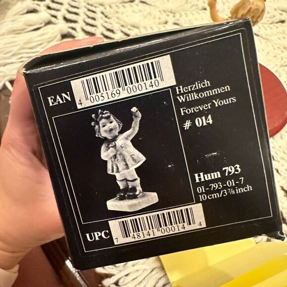 M.I Hummel Club‎ First Issue Forever Yours Vintage New in Box Porcelain Figurine - Picture 10 of 10